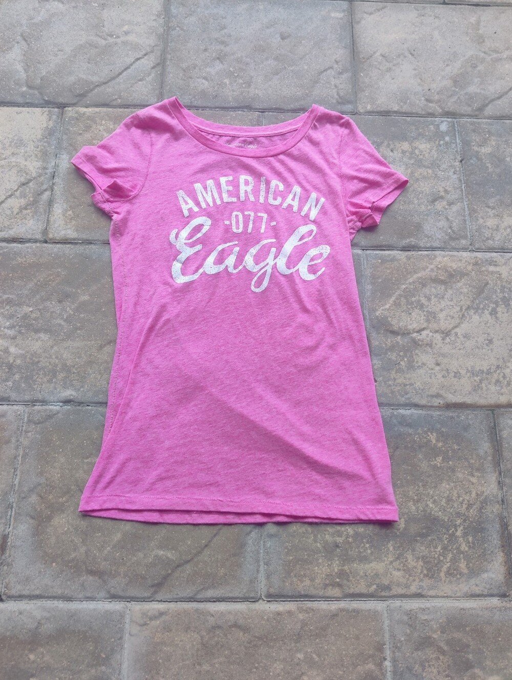 NWOT American Eagle Pink Graphic T-Shirt - Size Small